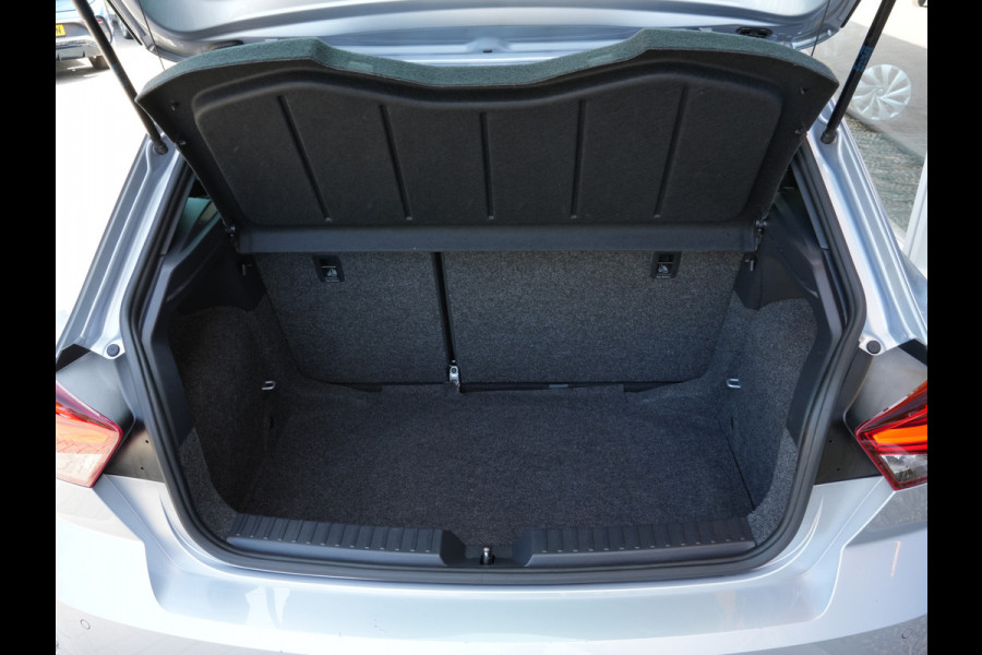 Seat Ibiza 1.0 TSI 116PK!! 6 Bak FR Business Intense | Clima | Camera | Navigatie | Android/Apple Carplay Seat Ibiza 1.0 TSI 116PK!! 6 Bak FR Business Intense | Clima | Camera | Navigatie | Android/Apple Carplay