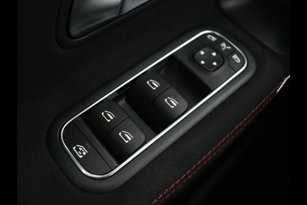 Mercedes-Benz A-Klasse 250e AMG | Stoelverwarming | Carplay | Camera | Leder/Alcantara | Sfeerverlichting | Park Assist | Widescreen | Full LED | Dodehoek detectie | PHEV | Plug In Mercedes-Benz A-Klasse 250e AMG | Stoelverwarming | Carplay | Camera | Leder/Alcantara | Sfeerverlichting | Park Assist | Widescreen | Full LED | Dodehoek detectie | PHEV | Plug In