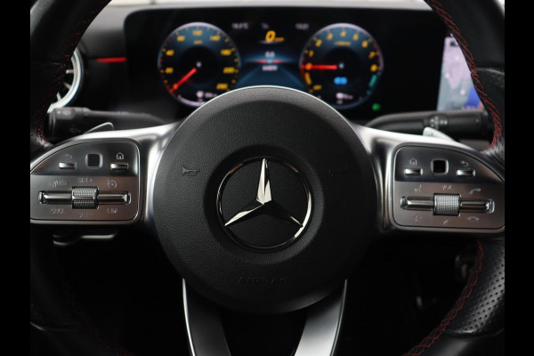Mercedes-Benz A-Klasse 250e AMG | Stoelverwarming | Carplay | Camera | Leder/Alcantara | Sfeerverlichting | Park Assist | Widescreen | Full LED | Dodehoek detectie | PHEV | Plug In Mercedes-Benz A-Klasse 250e AMG | Stoelverwarming | Carplay | Camera | Leder/Alcantara | Sfeerverlichting | Park Assist | Widescreen | Full LED | Dodehoek detectie | PHEV | Plug In