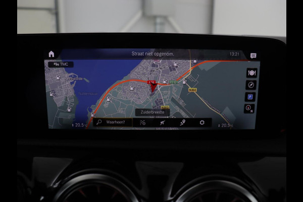 Mercedes-Benz A-Klasse 250e AMG | Stoelverwarming | Carplay | Camera | Leder/Alcantara | Sfeerverlichting | Park Assist | Widescreen | Full LED | Dodehoek detectie | PHEV | Plug In Mercedes-Benz A-Klasse 250e AMG | Stoelverwarming | Carplay | Camera | Leder/Alcantara | Sfeerverlichting | Park Assist | Widescreen | Full LED | Dodehoek detectie | PHEV | Plug In