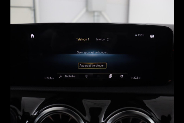 Mercedes-Benz A-Klasse 250e AMG | Stoelverwarming | Carplay | Camera | Leder/Alcantara | Sfeerverlichting | Park Assist | Widescreen | Full LED | Dodehoek detectie | PHEV | Plug In Mercedes-Benz A-Klasse 250e AMG | Stoelverwarming | Carplay | Camera | Leder/Alcantara | Sfeerverlichting | Park Assist | Widescreen | Full LED | Dodehoek detectie | PHEV | Plug In
