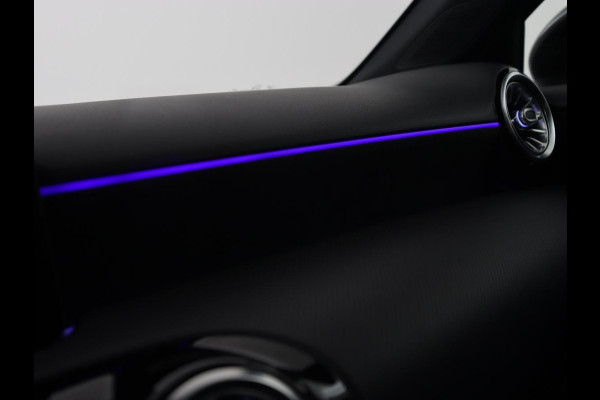 Mercedes-Benz A-Klasse 250e AMG | Stoelverwarming | Carplay | Camera | Leder/Alcantara | Sfeerverlichting | Park Assist | Widescreen | Full LED | Dodehoek detectie | PHEV | Plug In Mercedes-Benz A-Klasse 250e AMG | Stoelverwarming | Carplay | Camera | Leder/Alcantara | Sfeerverlichting | Park Assist | Widescreen | Full LED | Dodehoek detectie | PHEV | Plug In