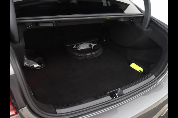 Mercedes-Benz A-Klasse 250e AMG | Stoelverwarming | Carplay | Camera | Leder/Alcantara | Sfeerverlichting | Park Assist | Widescreen | Full LED | Dodehoek detectie | PHEV | Plug In Mercedes-Benz A-Klasse 250e AMG | Stoelverwarming | Carplay | Camera | Leder/Alcantara | Sfeerverlichting | Park Assist | Widescreen | Full LED | Dodehoek detectie | PHEV | Plug In