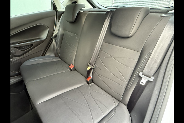 Ford Fiesta BWJ 2017 | 1.0 81PK Style Ultimate | AIRCO | PDC 2X | CRUISE | NAVI | LICHTMETAAL |