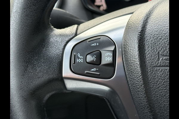 Ford Fiesta BWJ 2017 | 1.0 81PK Style Ultimate | AIRCO | PDC 2X | CRUISE | NAVI | LICHTMETAAL |