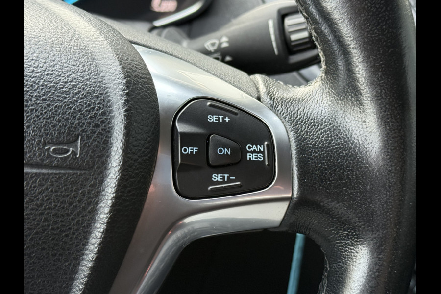 Ford Fiesta BWJ 2017 | 1.0 81PK Style Ultimate | AIRCO | PDC 2X | CRUISE | NAVI | LICHTMETAAL |