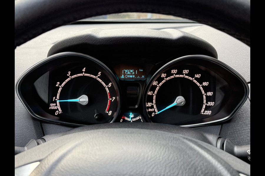 Ford Fiesta BWJ 2017 | 1.0 81PK Style Ultimate | AIRCO | PDC 2X | CRUISE | NAVI | LICHTMETAAL |