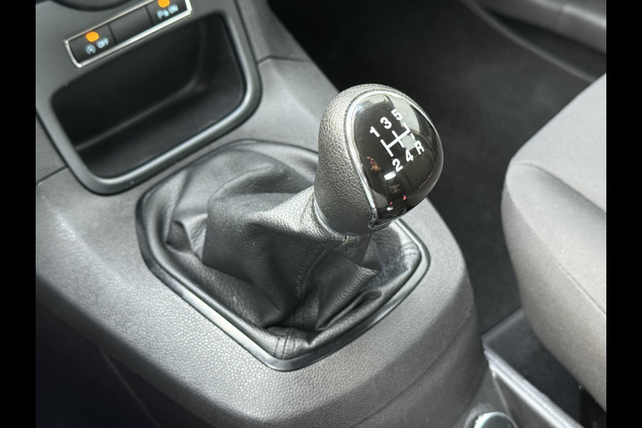 Ford Fiesta BWJ 2017 | 1.0 81PK Style Ultimate | AIRCO | PDC 2X | CRUISE | NAVI | LICHTMETAAL |