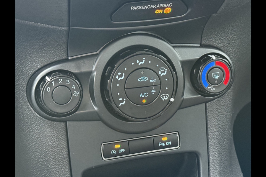 Ford Fiesta BWJ 2017 | 1.0 81PK Style Ultimate | AIRCO | PDC 2X | CRUISE | NAVI | LICHTMETAAL |