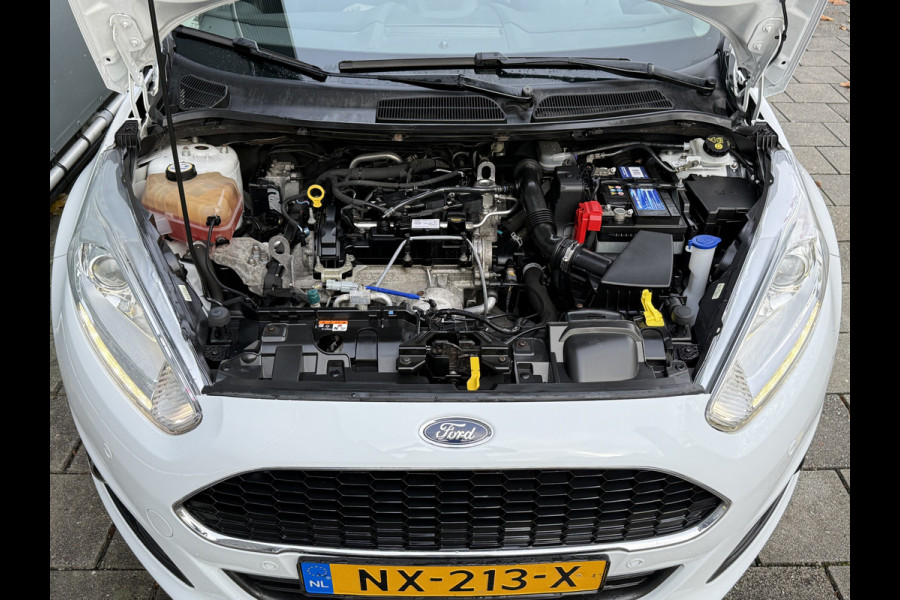 Ford Fiesta BWJ 2017 | 1.0 81PK Style Ultimate | AIRCO | PDC 2X | CRUISE | NAVI | LICHTMETAAL |