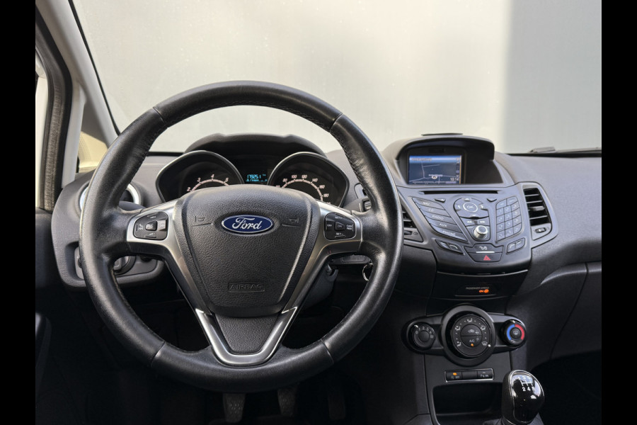 Ford Fiesta BWJ 2017 | 1.0 81PK Style Ultimate | AIRCO | PDC 2X | CRUISE | NAVI | LICHTMETAAL |