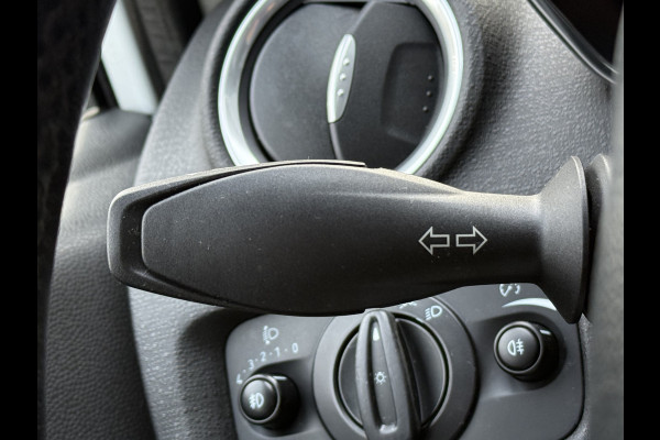 Ford Fiesta BWJ 2017 | 1.0 81PK Style Ultimate | AIRCO | PDC 2X | CRUISE | NAVI | LICHTMETAAL |