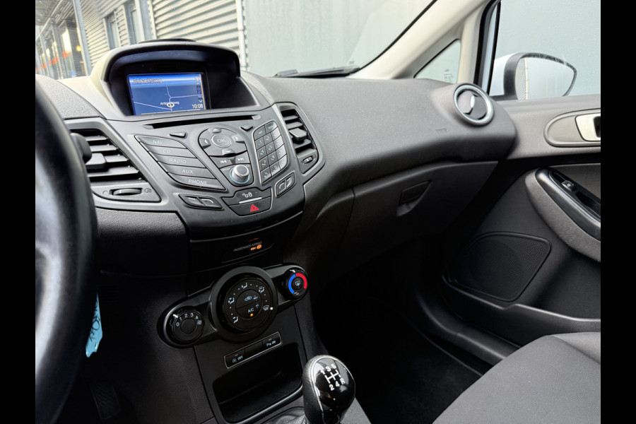 Ford Fiesta BWJ 2017 | 1.0 81PK Style Ultimate | AIRCO | PDC 2X | CRUISE | NAVI | LICHTMETAAL |