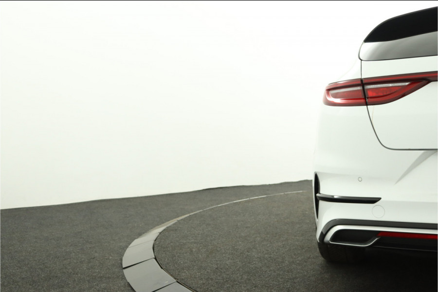 Kia ProCeed 1.5 T-GDi GT-PlusLine - Lichtmetalen Velgen 18" - LED Koplampen - Climate Control - Adaptief Cruise Control - Apple/Android Carplay - Fabrieksgarantie Tot 2031 Kia ProCeed 1.5 T-GDi GT-PlusLine - Lichtmetalen Velgen 18" - LED Koplampen - Climate Control - Adaptief Cruise Control - Apple/Android Carplay - Fabrieksgarantie Tot 2031