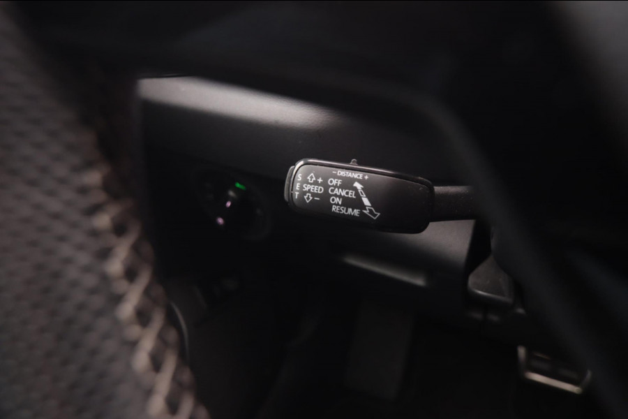 Škoda Karoq 1.5 TSI ACT Sportline Business|Pano Trekhaak Dealer OH Sportstoelen App Connect ACC Canton Elektrische kofferklep Nap Škoda Karoq 1.5 TSI ACT Sportline Business|Pano Trekhaak Dealer OH Sportstoelen App Connect ACC Canton Elektrische kofferklep Nap