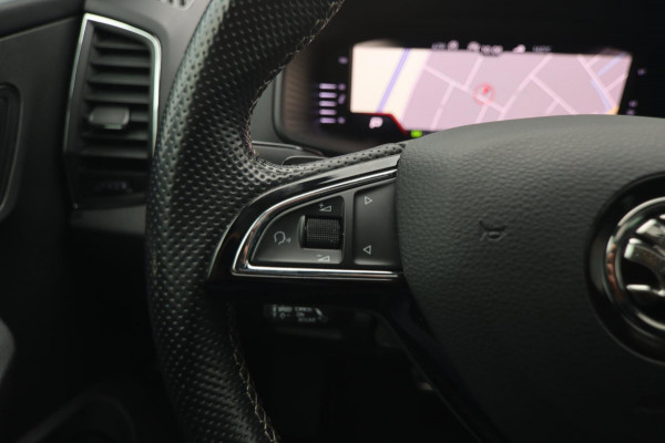 Škoda Karoq 1.5 TSI ACT Sportline Business|Pano Trekhaak Dealer OH Sportstoelen App Connect ACC Canton Elektrische kofferklep Nap Škoda Karoq 1.5 TSI ACT Sportline Business|Pano Trekhaak Dealer OH Sportstoelen App Connect ACC Canton Elektrische kofferklep Nap