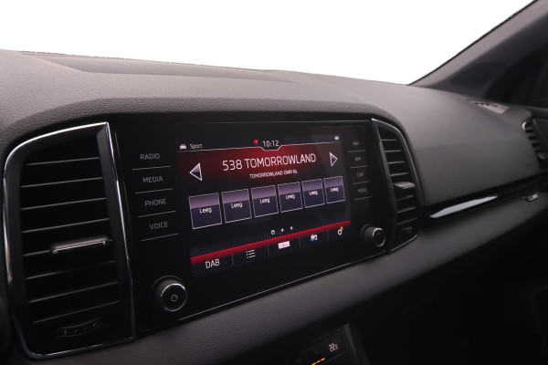 Škoda Karoq 1.5 TSI ACT Sportline Business|Pano Trekhaak Dealer OH Sportstoelen App Connect ACC Canton Elektrische kofferklep Nap Škoda Karoq 1.5 TSI ACT Sportline Business|Pano Trekhaak Dealer OH Sportstoelen App Connect ACC Canton Elektrische kofferklep Nap