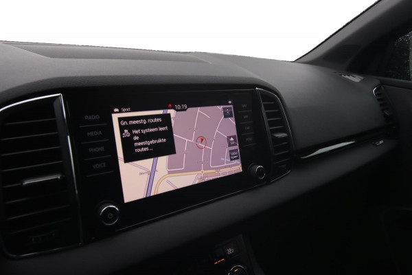 Škoda Karoq 1.5 TSI ACT Sportline Business|Pano Trekhaak Dealer OH Sportstoelen App Connect ACC Canton Elektrische kofferklep Nap Škoda Karoq 1.5 TSI ACT Sportline Business|Pano Trekhaak Dealer OH Sportstoelen App Connect ACC Canton Elektrische kofferklep Nap
