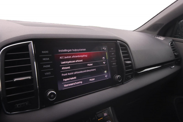 Škoda Karoq 1.5 TSI ACT Sportline Business|Pano Trekhaak Dealer OH Sportstoelen App Connect ACC Canton Elektrische kofferklep Nap Škoda Karoq 1.5 TSI ACT Sportline Business|Pano Trekhaak Dealer OH Sportstoelen App Connect ACC Canton Elektrische kofferklep Nap