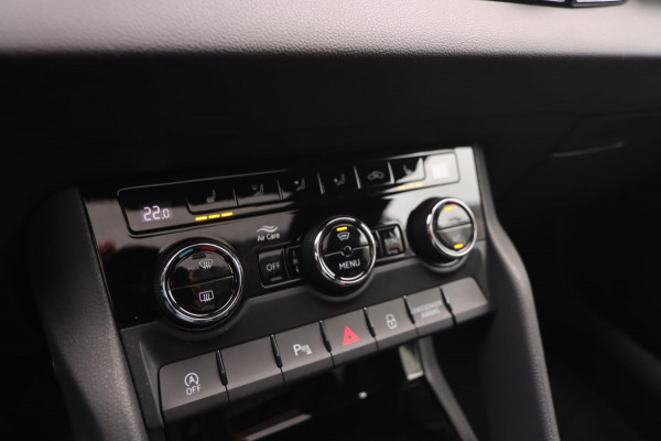 Škoda Karoq 1.5 TSI ACT Sportline Business|Pano Trekhaak Dealer OH Sportstoelen App Connect ACC Canton Elektrische kofferklep Nap Škoda Karoq 1.5 TSI ACT Sportline Business|Pano Trekhaak Dealer OH Sportstoelen App Connect ACC Canton Elektrische kofferklep Nap