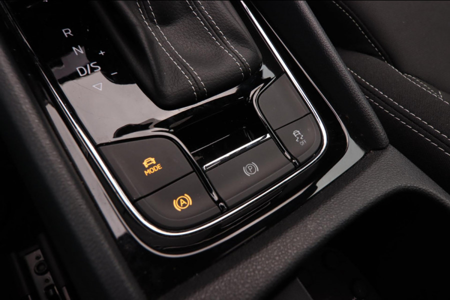Škoda Karoq 1.5 TSI ACT Sportline Business|Pano Trekhaak Dealer OH Sportstoelen App Connect ACC Canton Elektrische kofferklep Nap Škoda Karoq 1.5 TSI ACT Sportline Business|Pano Trekhaak Dealer OH Sportstoelen App Connect ACC Canton Elektrische kofferklep Nap