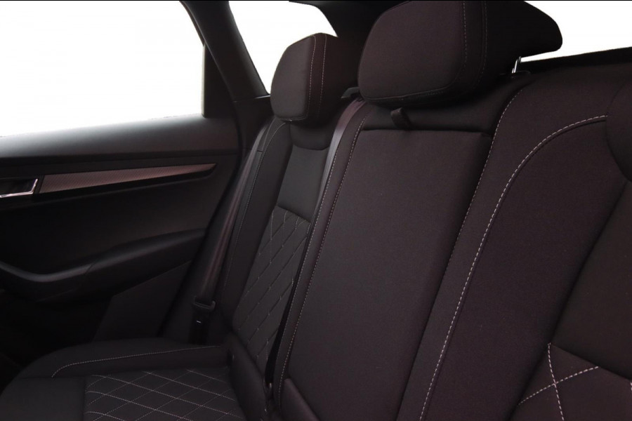 Škoda Karoq 1.5 TSI ACT Sportline Business|Pano Trekhaak Dealer OH Sportstoelen App Connect ACC Canton Elektrische kofferklep Nap Škoda Karoq 1.5 TSI ACT Sportline Business|Pano Trekhaak Dealer OH Sportstoelen App Connect ACC Canton Elektrische kofferklep Nap