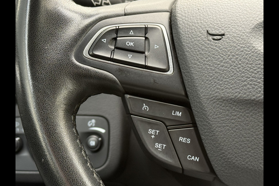Ford C-MAX BWJ 2017 | 1.0T 126PK Trend Ultimate | TREKHAAK | NAVI | AIRCO | CARPLAY | PDC | CRUISE | LICHTMETAAL Ford C-MAX BWJ 2017 | 1.0T 126PK Trend Ultimate | TREKHAAK | NAVI | AIRCO | CARPLAY | PDC | CRUISE | LICHTMETAAL