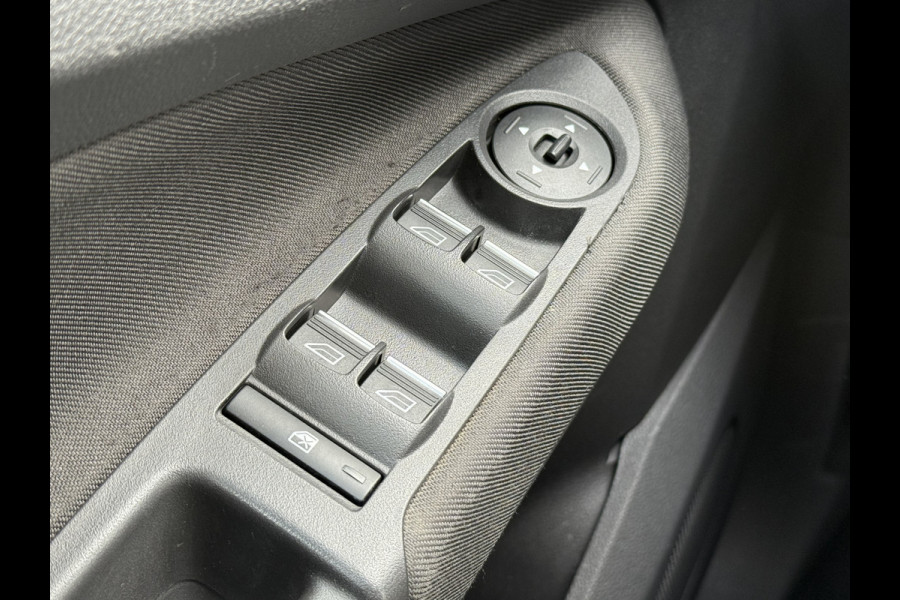 Ford C-MAX BWJ 2017 | 1.0T 126PK Trend Ultimate | TREKHAAK | NAVI | AIRCO | CARPLAY | PDC | CRUISE | LICHTMETAAL Ford C-MAX BWJ 2017 | 1.0T 126PK Trend Ultimate | TREKHAAK | NAVI | AIRCO | CARPLAY | PDC | CRUISE | LICHTMETAAL