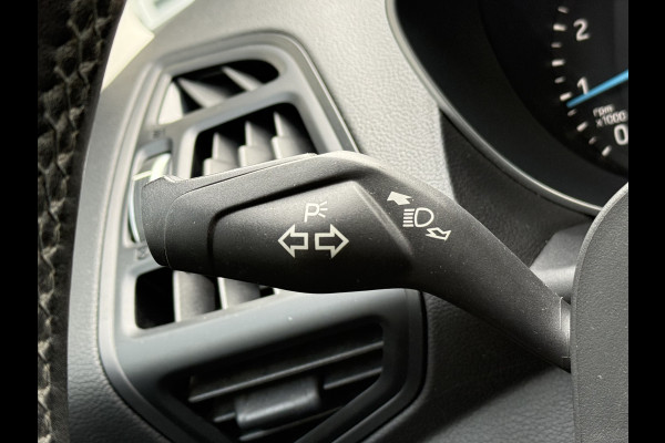 Ford C-MAX BWJ 2017 | 1.0T 126PK Trend Ultimate | TREKHAAK | NAVI | AIRCO | CARPLAY | PDC | CRUISE | LICHTMETAAL Ford C-MAX BWJ 2017 | 1.0T 126PK Trend Ultimate | TREKHAAK | NAVI | AIRCO | CARPLAY | PDC | CRUISE | LICHTMETAAL