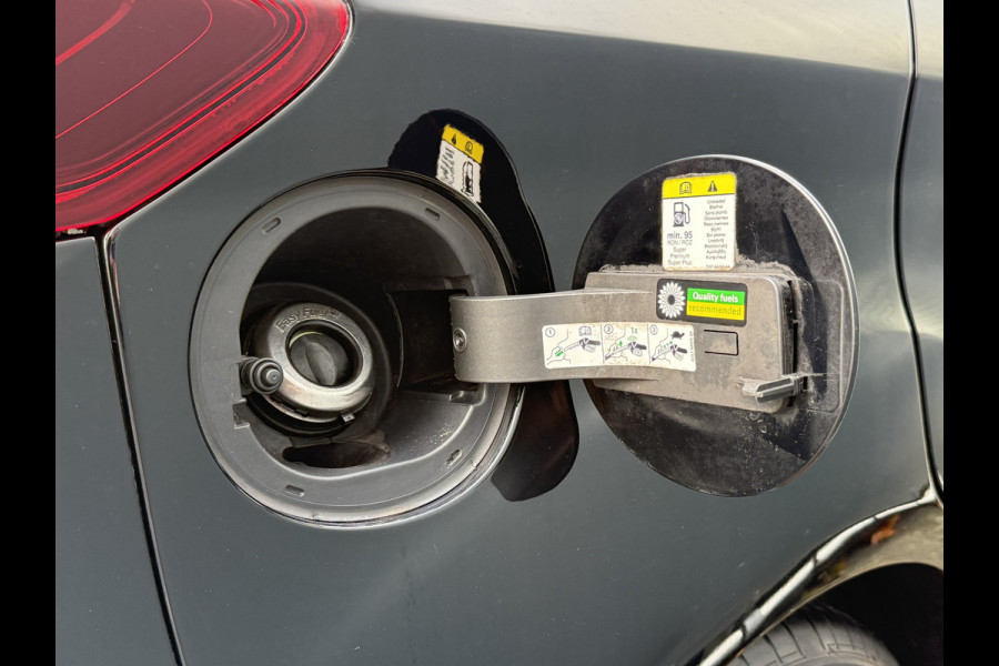 Ford C-MAX BWJ 2017 | 1.0T 126PK Trend Ultimate | TREKHAAK | NAVI | AIRCO | CARPLAY | PDC | CRUISE | LICHTMETAAL Ford C-MAX BWJ 2017 | 1.0T 126PK Trend Ultimate | TREKHAAK | NAVI | AIRCO | CARPLAY | PDC | CRUISE | LICHTMETAAL