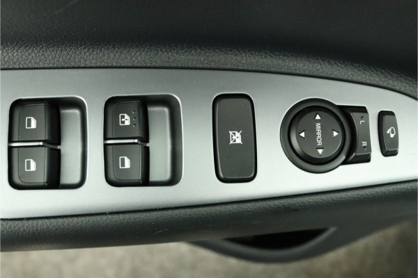 Kia Stonic 1.0 T-GDi MHEV GT-Line - Led Koplampen - Cruise Control - Navigatie - Stoel/Stuurverwarming - Apple/Android Carplay - Fabrieksgarantie Tot 2031 Kia Stonic 1.0 T-GDi MHEV GT-Line - Led Koplampen - Cruise Control - Navigatie - Stoel/Stuurverwarming - Apple/Android Carplay - Fabrieksgarantie Tot 2031