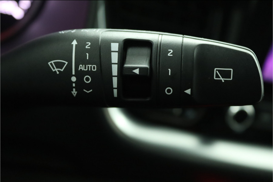 Kia Stonic 1.0 T-GDi MHEV GT-Line - Led Koplampen - Cruise Control - Navigatie - Stoel/Stuurverwarming - Apple/Android Carplay - Fabrieksgarantie Tot 2031 Kia Stonic 1.0 T-GDi MHEV GT-Line - Led Koplampen - Cruise Control - Navigatie - Stoel/Stuurverwarming - Apple/Android Carplay - Fabrieksgarantie Tot 2031