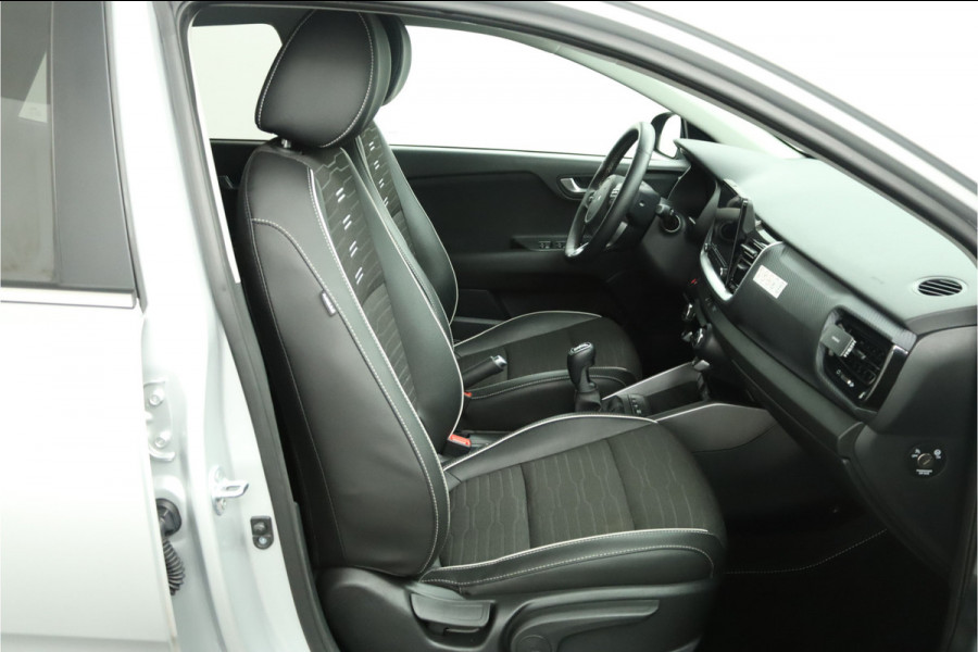 Kia Stonic 1.0 T-GDi MHEV GT-Line - Led Koplampen - Cruise Control - Navigatie - Stoel/Stuurverwarming - Apple/Android Carplay - Fabrieksgarantie Tot 2031 Kia Stonic 1.0 T-GDi MHEV GT-Line - Led Koplampen - Cruise Control - Navigatie - Stoel/Stuurverwarming - Apple/Android Carplay - Fabrieksgarantie Tot 2031