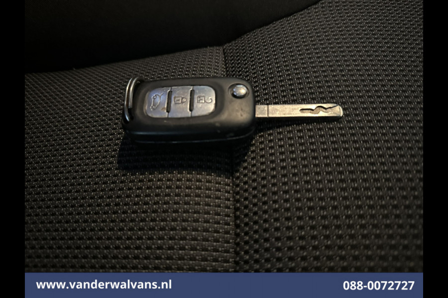 Renault Trafic 2.0 dCi 120pk L1H1 Euro6 Airco | LED | Navigatie | Cruisecontrol | Trekhaak | Omvormer Parkeersensoren, Bijrijdersbank Renault Trafic 2.0 dCi 120pk L1H1 Euro6 Airco | LED | Navigatie | Cruisecontrol | Trekhaak | Omvormer Parkeersensoren, Bijrijdersbank