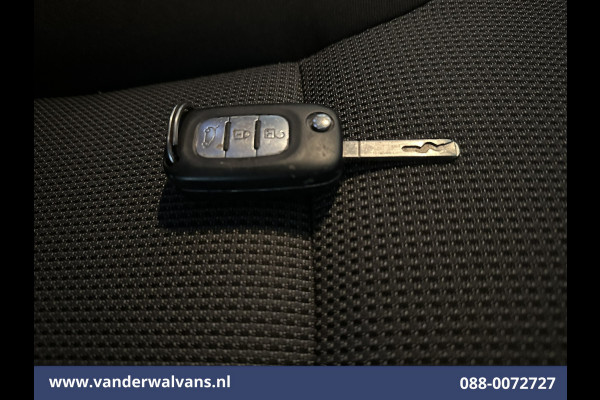 Renault Trafic 2.0 dCi 120pk L1H1 Euro6 Airco | LED | Navigatie | Cruisecontrol | Trekhaak | Omvormer Parkeersensoren, Bijrijdersbank Renault Trafic 2.0 dCi 120pk L1H1 Euro6 Airco | LED | Navigatie | Cruisecontrol | Trekhaak | Omvormer Parkeersensoren, Bijrijdersbank