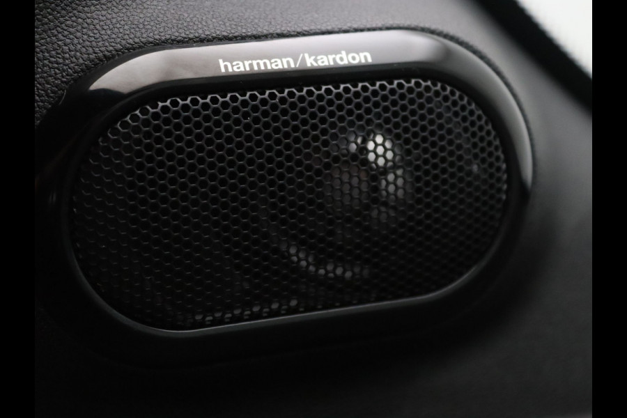 MINI Cabrio 190pk Cooper S Night Jack Edition Automaat Harman Kardon | Camera | Adapt. Cruise | Parkeersens. v+a | Stoelverw.