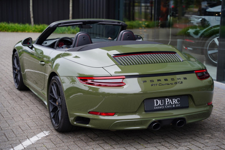 Porsche 911 991 Cabriolet 3.0 Carrera GTS Nato Green Burmester Lifting Porsche 911 991 Cabriolet 3.0 Carrera GTS Nato Green Burmester Lifting