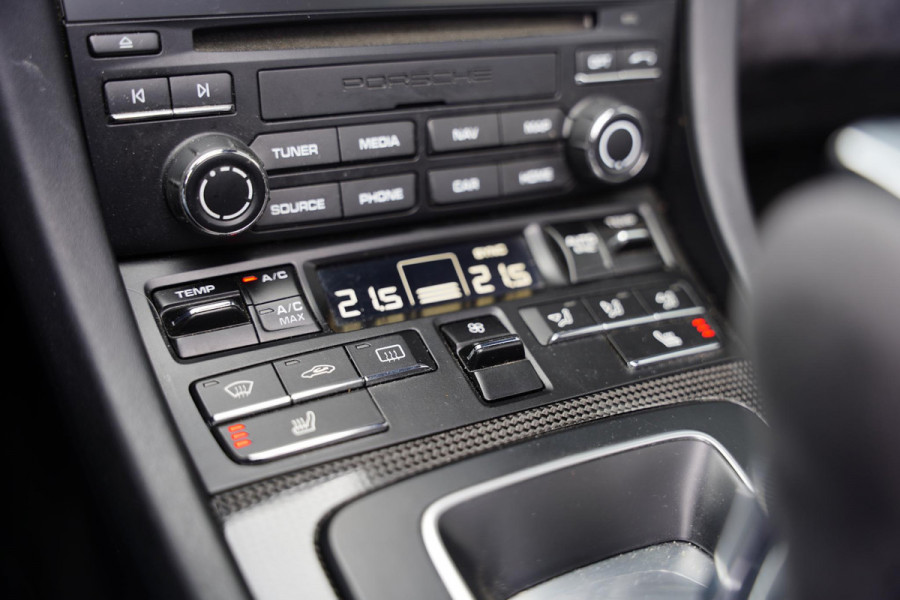 Porsche 911 991 Cabriolet 3.0 Carrera GTS Nato Green Burmester Lifting Porsche 911 991 Cabriolet 3.0 Carrera GTS Nato Green Burmester Lifting