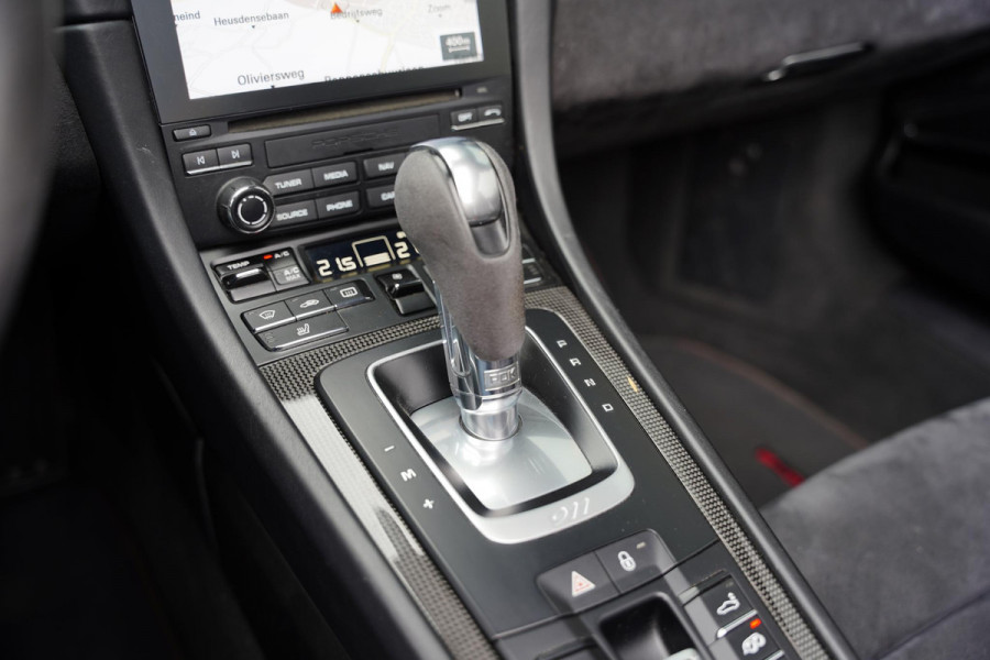 Porsche 911 991 Cabriolet 3.0 Carrera GTS Nato Green Burmester Lifting Porsche 911 991 Cabriolet 3.0 Carrera GTS Nato Green Burmester Lifting