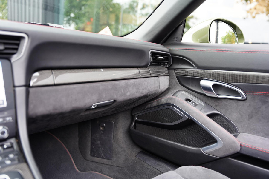 Porsche 911 991 Cabriolet 3.0 Carrera GTS Nato Green Burmester Lifting Porsche 911 991 Cabriolet 3.0 Carrera GTS Nato Green Burmester Lifting