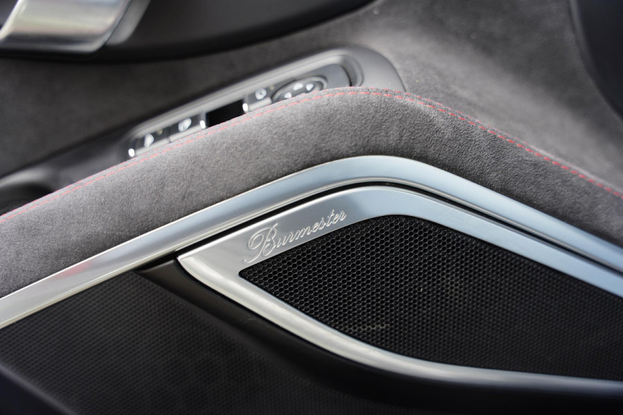 Porsche 911 991 Cabriolet 3.0 Carrera GTS Nato Green Burmester Lifting Porsche 911 991 Cabriolet 3.0 Carrera GTS Nato Green Burmester Lifting