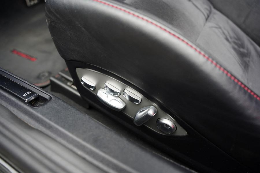 Porsche 911 991 Cabriolet 3.0 Carrera GTS Nato Green Burmester Lifting Porsche 911 991 Cabriolet 3.0 Carrera GTS Nato Green Burmester Lifting