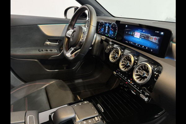 Mercedes-Benz A-Klasse 250e PHEV AMG Line Auto. Navigatie Apple Carplay/Android Auto Camera Parkeersensoren Adaptive Cruise Control Stoelverwarming Virtual Cockpit Climate Control Lichtmetalen velgen