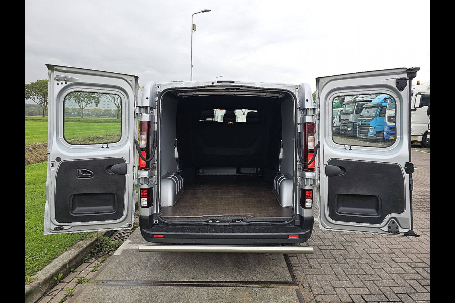 Renault Trafic 2.0 dCi L2H1 DC Comfort Camera Navi Cruise Automaat Sidebars Euro6 150Pk NAP 1e Eigenaar!