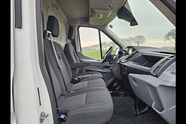 Ford Transit 350 2.0 TDCI L2H2 Trend automaat, airco, navi, side bars, trekhaak, Euro6!