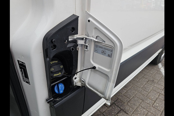 Volkswagen Crafter 35 2.0 TDI L3H3 airco, navi, camera, 134 dkm