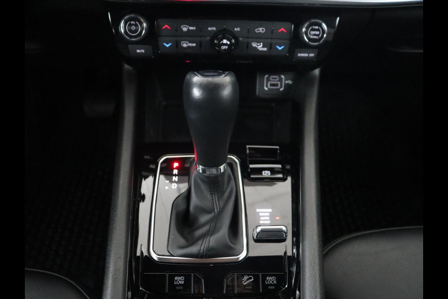Jeep Compass 4xe 240 Plug-in Hybrid Electric S | Panoramadak | Trekhaak | 360 Camera | Leder | Stoelverwarming | Alpine Sound | Carplay | Stuurverwarming | Adaptive cruise | Navigatie | PHEV Jeep Compass 4xe 240 Plug-in Hybrid Electric S | Panoramadak | Trekhaak | 360 Camera | Leder | Stoelverwarming | Alpine Sound | Carplay | Stuurverwarming | Adaptive cruise | Navigatie | PHEV