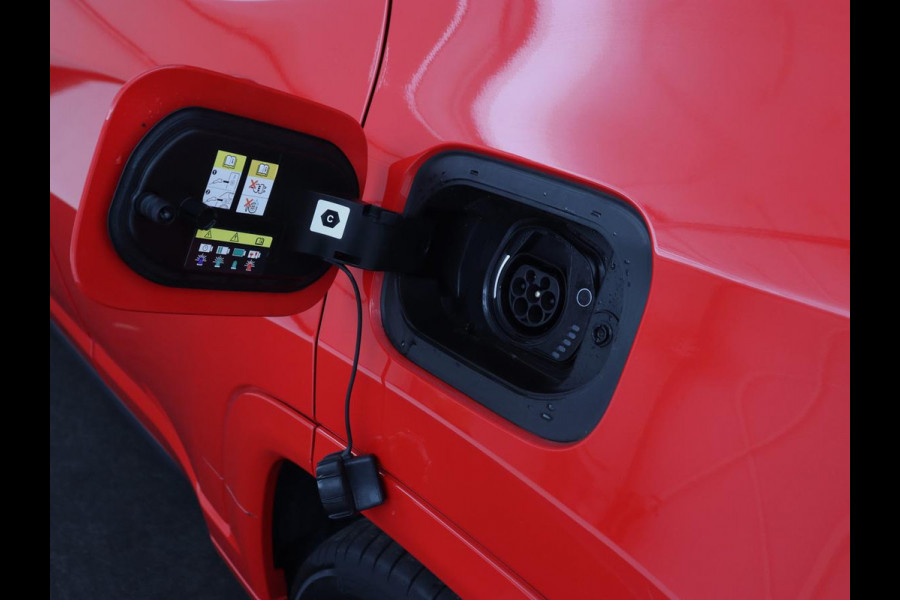 Jeep Compass 4xe 240 Plug-in Hybrid Electric S | Panoramadak | Trekhaak | 360 Camera | Leder | Stoelverwarming | Alpine Sound | Carplay | Stuurverwarming | Adaptive cruise | Navigatie | PHEV Jeep Compass 4xe 240 Plug-in Hybrid Electric S | Panoramadak | Trekhaak | 360 Camera | Leder | Stoelverwarming | Alpine Sound | Carplay | Stuurverwarming | Adaptive cruise | Navigatie | PHEV