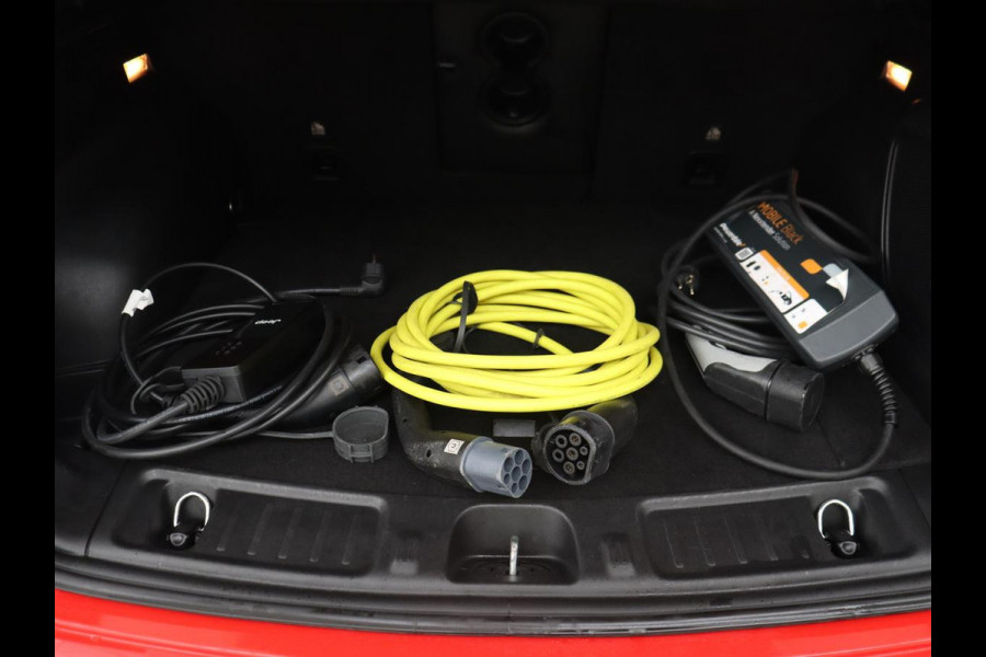 Jeep Compass 4xe 240 Plug-in Hybrid Electric S | Panoramadak | Trekhaak | 360 Camera | Leder | Stoelverwarming | Alpine Sound | Carplay | Stuurverwarming | Adaptive cruise | Navigatie | PHEV Jeep Compass 4xe 240 Plug-in Hybrid Electric S | Panoramadak | Trekhaak | 360 Camera | Leder | Stoelverwarming | Alpine Sound | Carplay | Stuurverwarming | Adaptive cruise | Navigatie | PHEV