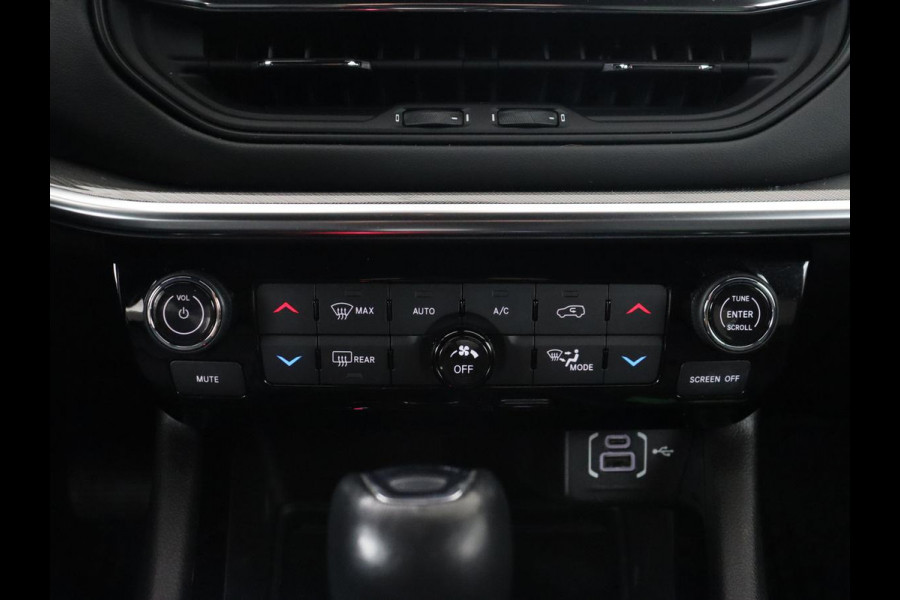 Jeep Compass 4xe 240 Plug-in Hybrid Electric S | Panoramadak | Trekhaak | 360 Camera | Leder | Stoelverwarming | Alpine Sound | Carplay | Stuurverwarming | Adaptive cruise | Navigatie | PHEV Jeep Compass 4xe 240 Plug-in Hybrid Electric S | Panoramadak | Trekhaak | 360 Camera | Leder | Stoelverwarming | Alpine Sound | Carplay | Stuurverwarming | Adaptive cruise | Navigatie | PHEV